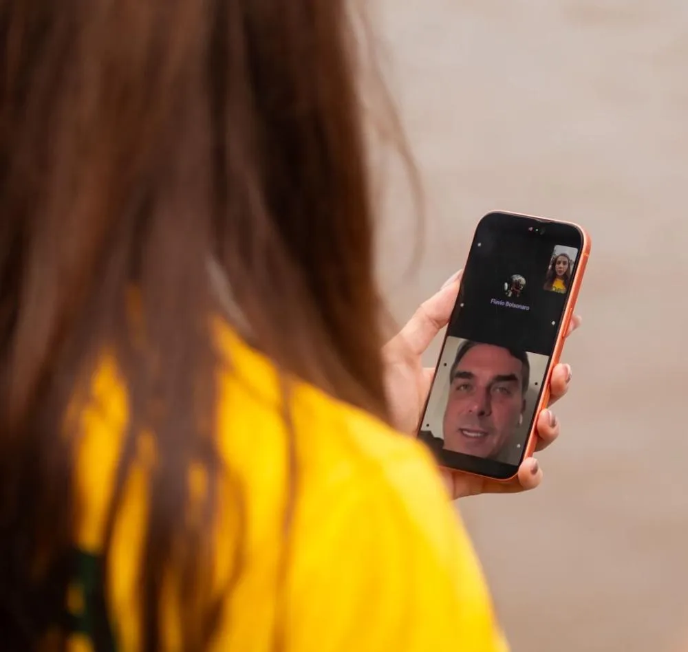 Débora Menezes e Flávio Bolsonaro debatem investimentos e desenvolvimento econômico para o Amazonas