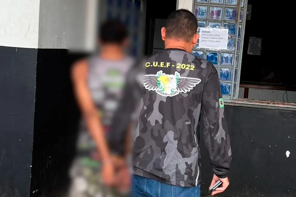 PC-AM prende suspeito de matar vizinho a facadas após discussão em Tefé