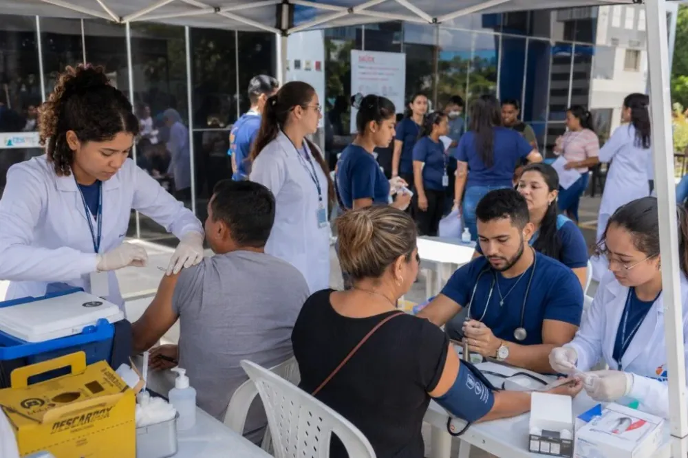 Semana da Enfermagem oferta vacinação e serviços gratuitos em Manaus