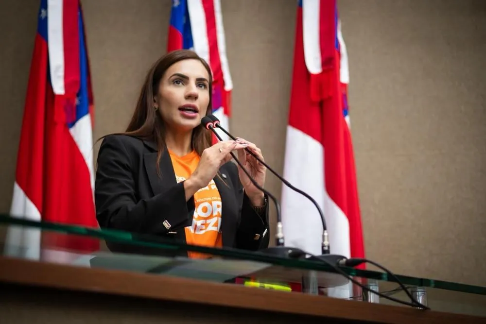 Deputada Débora Menezes destaca ações de proteção à infância e juventude na ALEAM